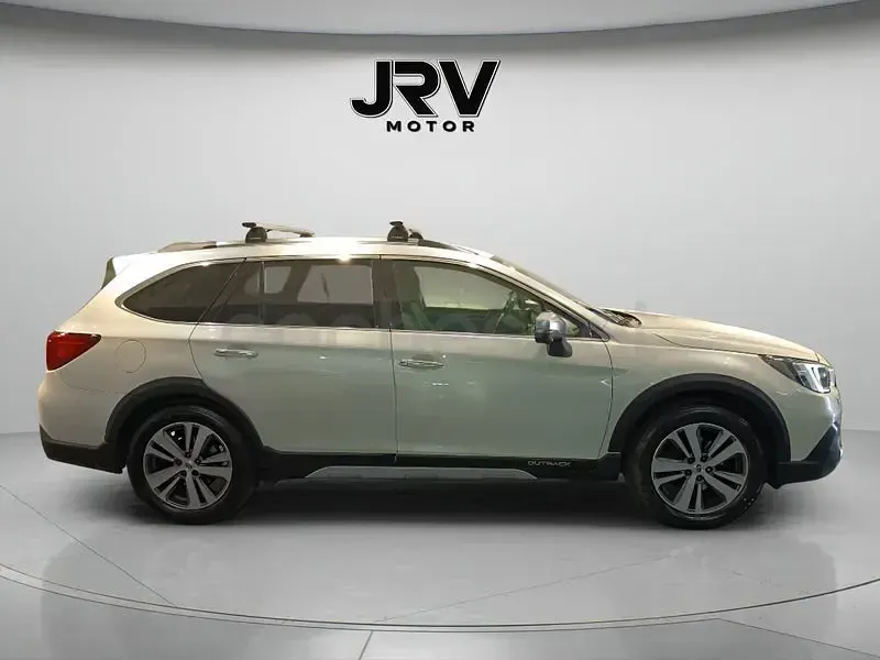 Usado Subaru Outback 175 CV (128 kW) 2021 Blanco Familiar