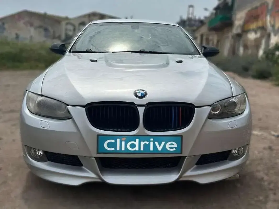 Usado BMW 325 218 CV (160 kW) 2008 Gris Berlina