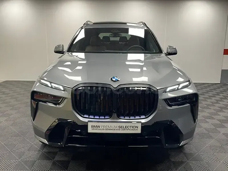 Nowe BMW X7 Comfort Edition 352 KM (258 kW) 2025 Szary SUV