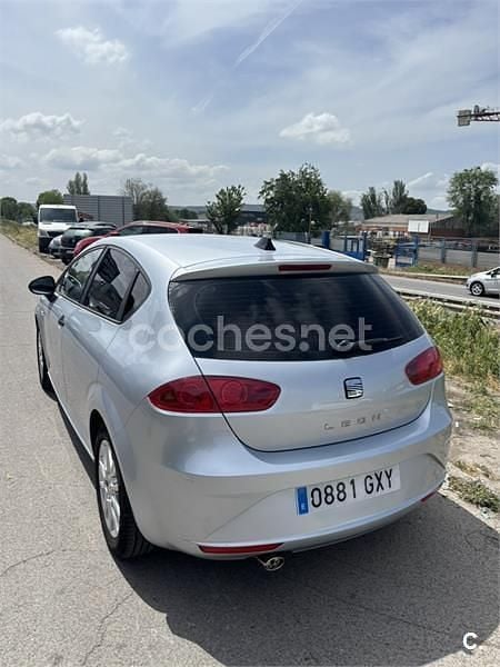 Käytetty Seat Leon 85 HP (62 kW) 2010 Harmaa Viistoperä