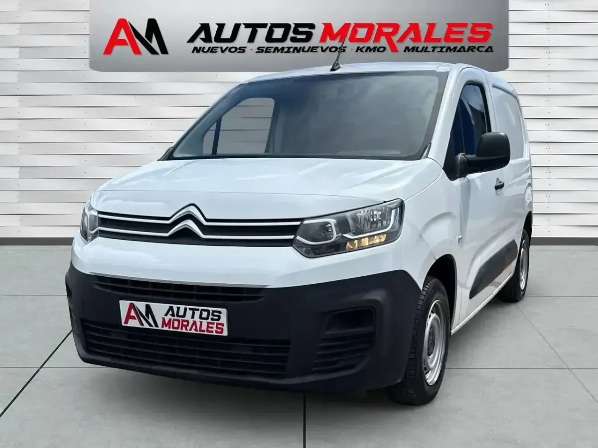 Käytetty Citroën Berlingo Feel 75 HP (55 kW) 2019 Valkoinen Tila-auto