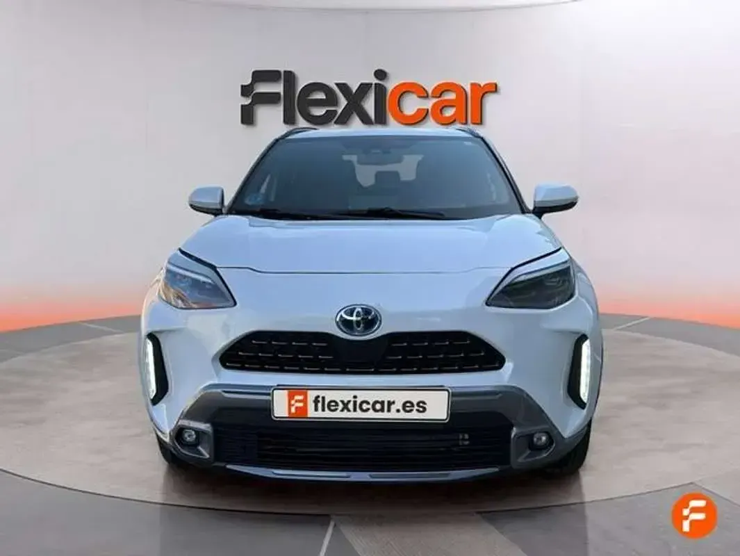 Usado Toyota Yaris Cross 116 CV (85 kW) 2023 Blanco SUV