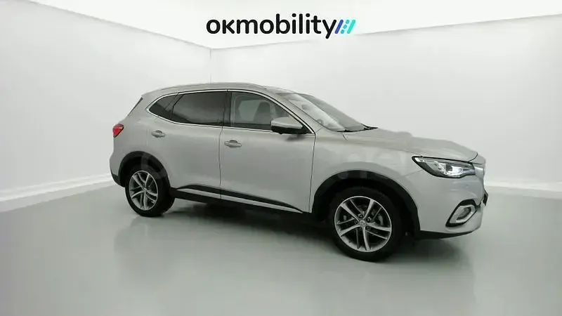 Usado MG HS Luxury 162 CV (119 kW) 2023 Gris / plata SUV
