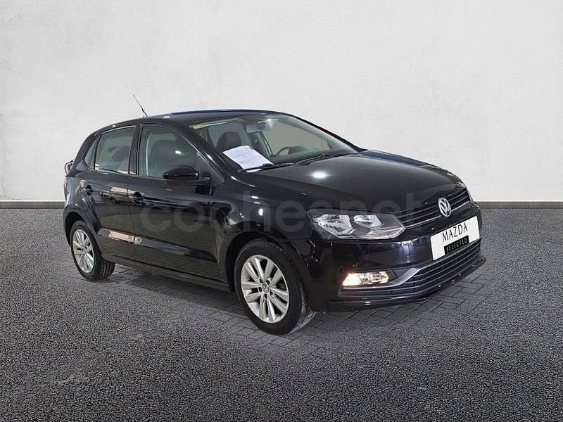 Usado VW Polo Advance 90 CV (66 kW) 2015 Negro Berlina