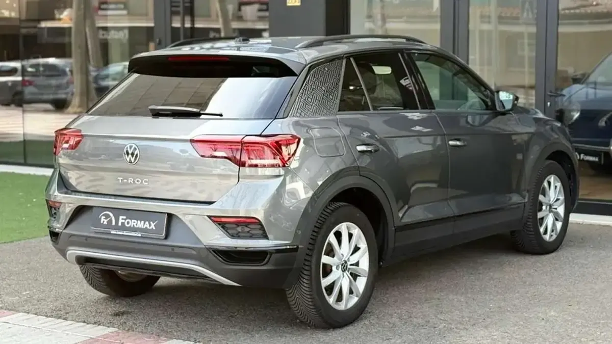 Usado VW T-Roc Sport 150 CV (110 kW) 2022 Gris SUV