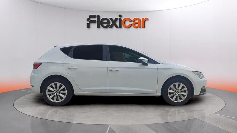 Używany Seat Leon Reference 90 KM (66 kW) 2017 Biały Sedan/Limuzyna