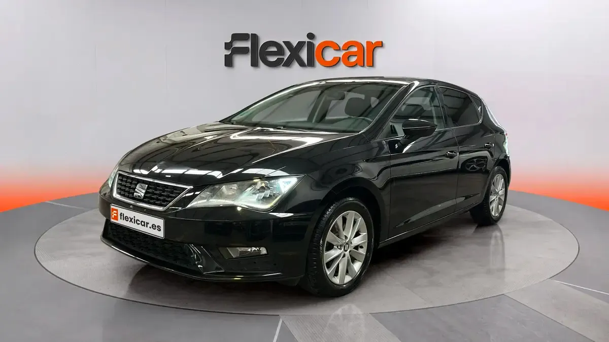 Usado Seat Leon Reference 116 CV (85 kW) 2018 Negro Berlina
