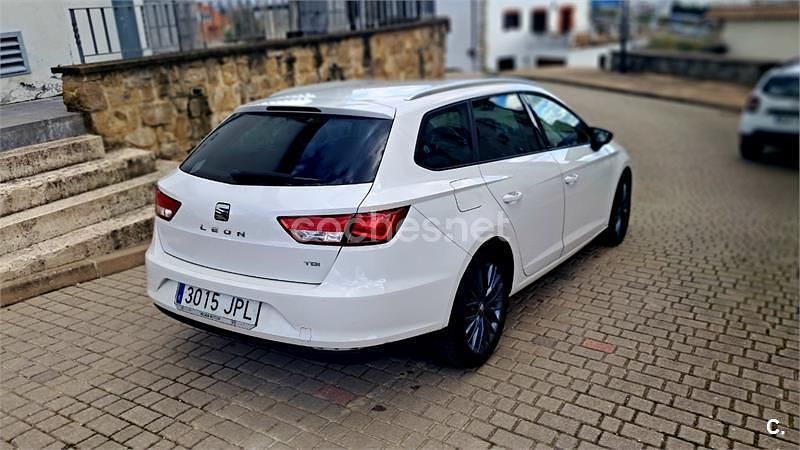 Usado Seat Leon ST CONNECT 110 HP (80 kW) 2016 Branco Carrinha