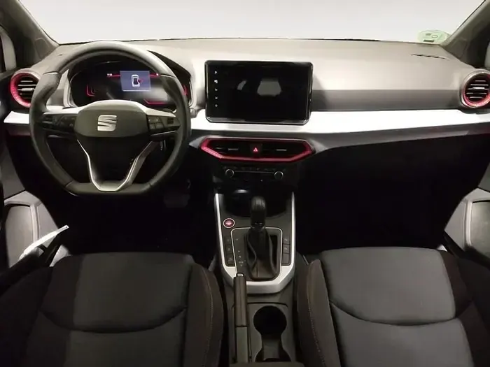 Usado Seat Arona FR 115 CV (84 kW) 2024 Blanco SUV