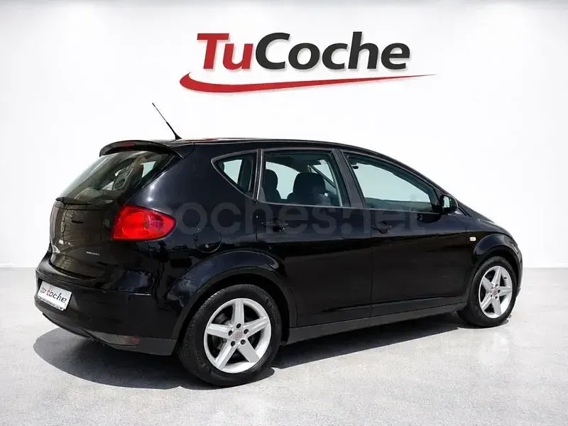Usado Seat Altea Reference 105 CV (77 kW) 2011 Negro Monovolumen
