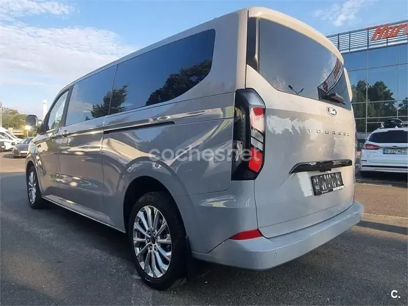 Usado Ford Tourneo Custom Titanium X 170 CV (125 kW) 2024 Gris / plata Van