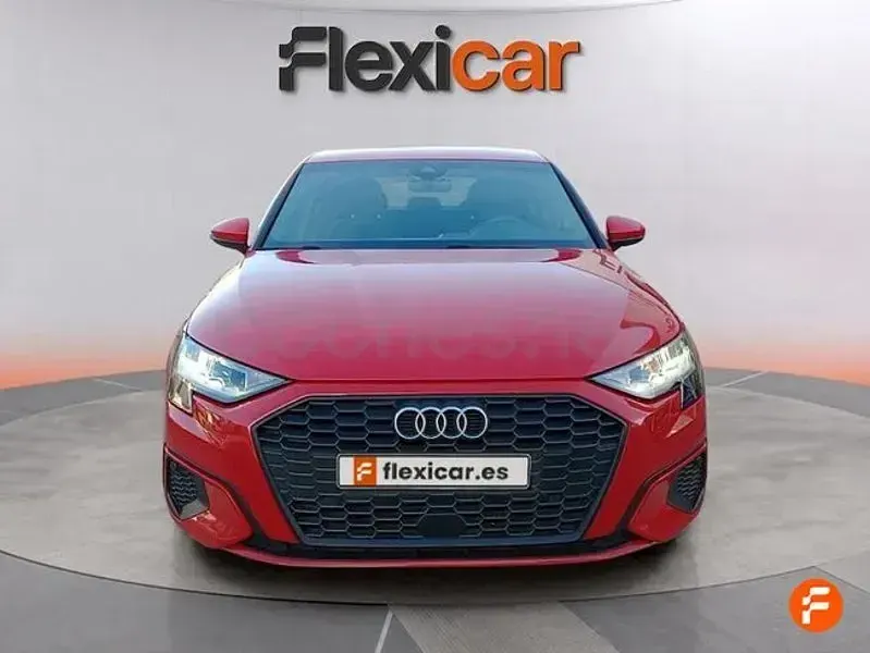 Usado Audi A3 110 CV (80 kW) 2021 Rojo Berlina