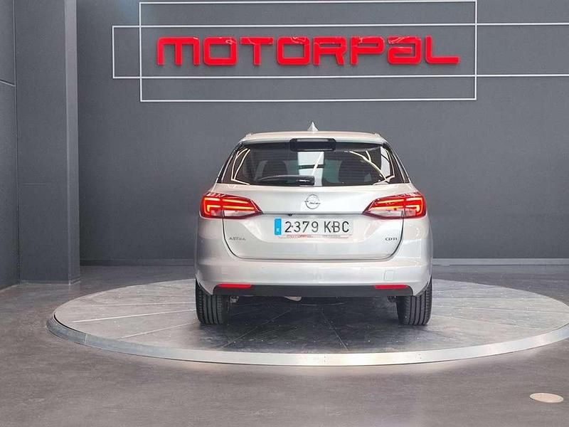 Usado Opel Astra Excellence 136 CV (100 kW) 2017 Gris Familiar