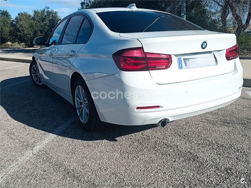 Usado BMW 318 Comfort Edition 150 CV (110 kW) 2017 Blanco Berlina