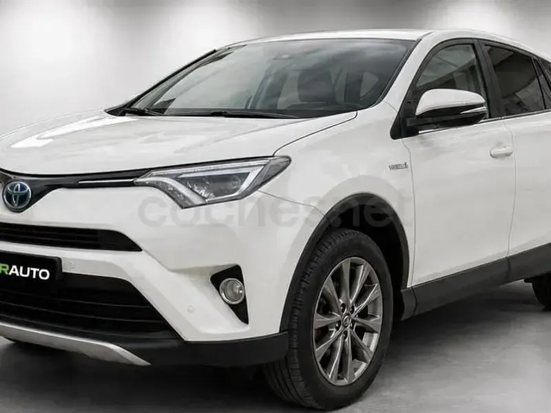 Usado Toyota RAV4 Hybrid Advance 197 CV (144 kW) 2018 Blanco SUV