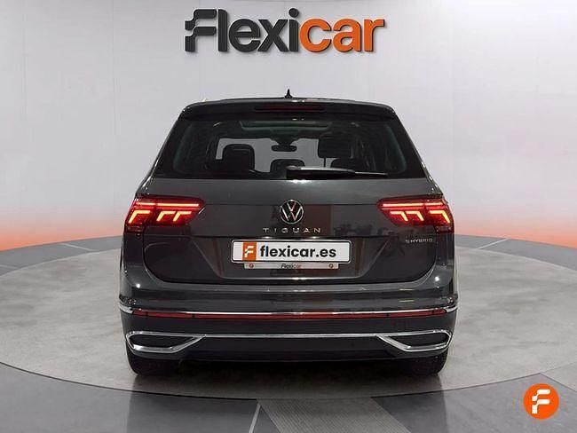 Usado VW Tiguan Life 245 CV (180 kW) 2021 Negro SUV