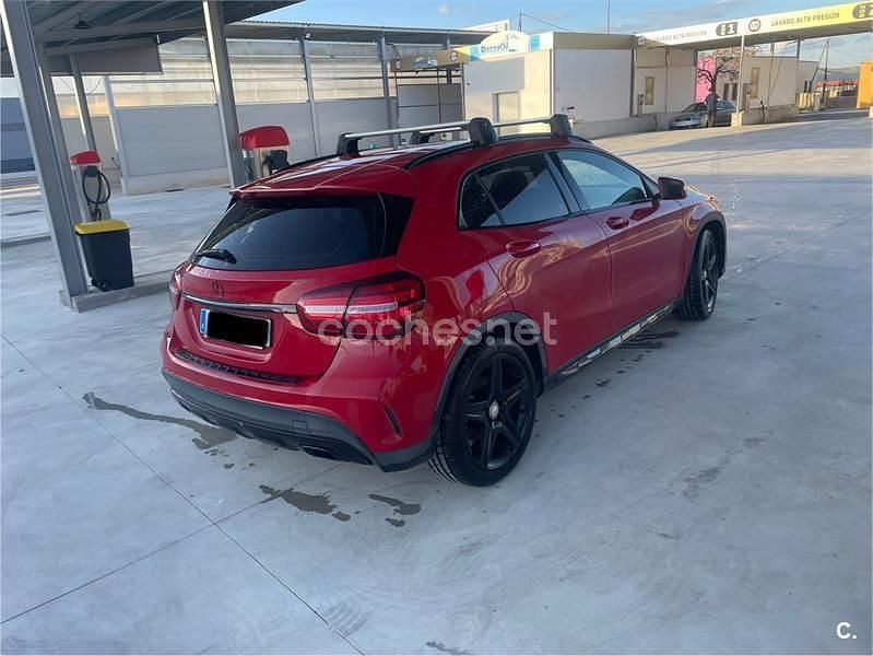 Usado Mercedes GLA200 136 CV (100 kW) 2017 Rojo SUV