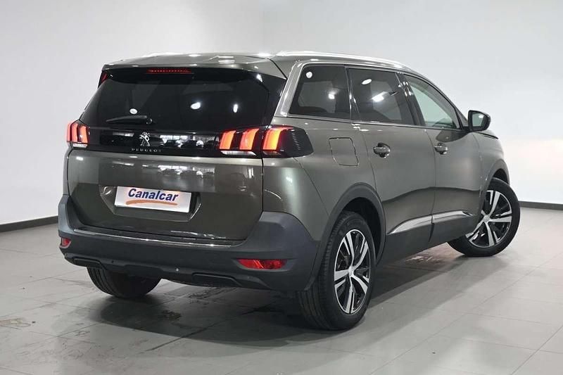 Usado Peugeot 5008 Allure 130 CV (95 kW) 2020 Gris Monovolumen