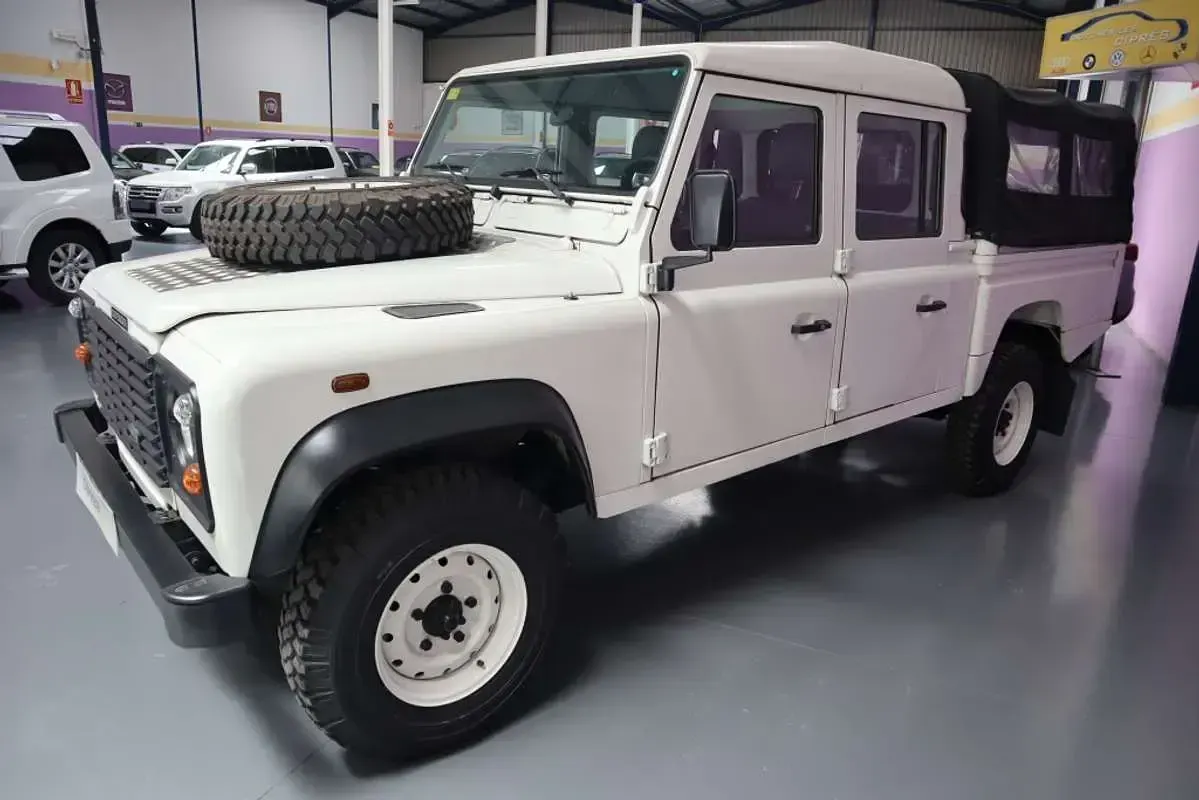 Usado Land Rover Defender S 122 CV (89 kW) 2005 Blanco Van