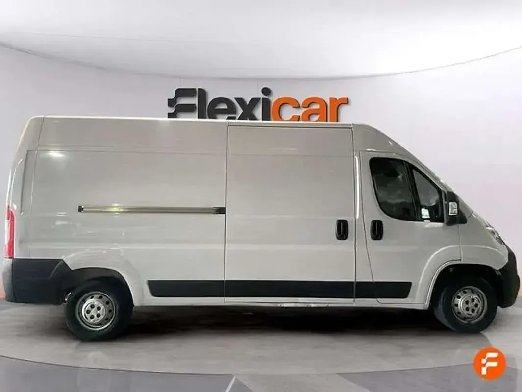 Usado Citroën Jumper 140 CV (102 kW) 2022 Blanco Monovolumen