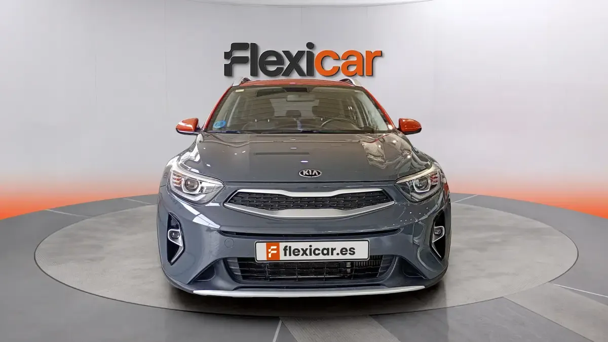 Usado Kia Stonic 101 CV (74 kW) 2021 Gris SUV