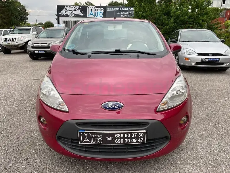 Usado Ford Ka Titanium 69 CV (50 kW) 2015 Granate Berlina