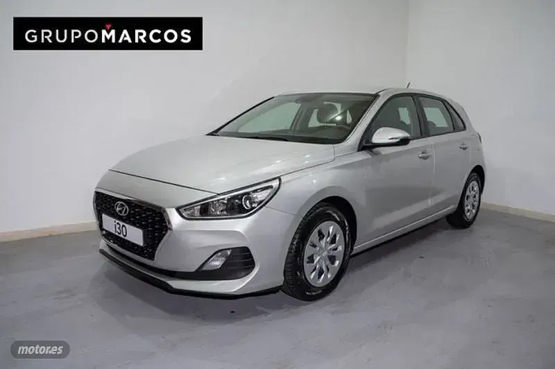 Usado Hyundai i30 120 CV (88 kW) 2020 Plateado