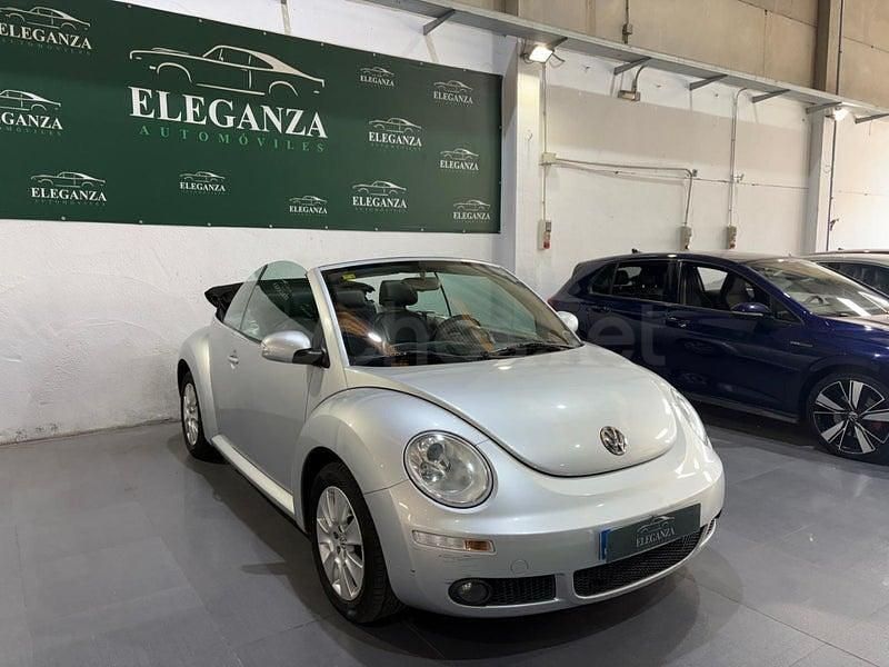 Usado VW New Beetle 105 CV (77 kW) 2010 Gris / plata Utilitario