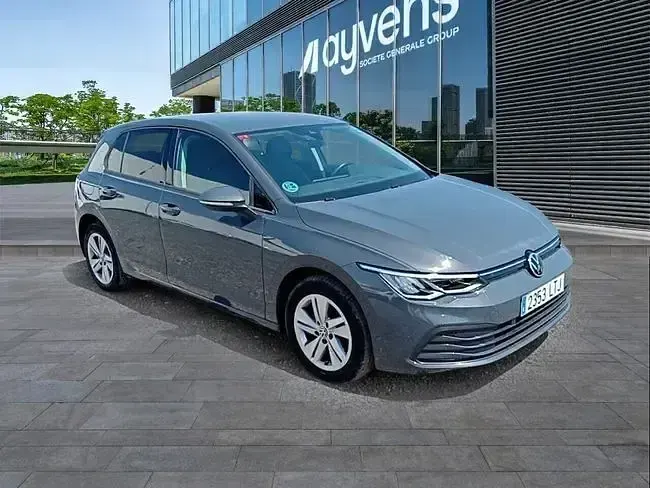 Usado VW Golf VII Life 110 CV (80 kW) 2021 Gris Utilitario