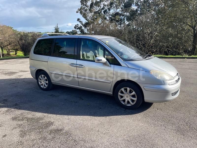 Usado Peugeot 807 143 CV (105 kW) 2007 Gris / plata Monovolumen