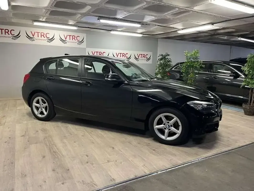 Usado BMW 116 116 CV (85 kW) 2018 Negro Utilitario