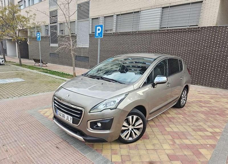 Usado Peugeot 3008 Style 120 CV (88 kW) 2016 Beige Monovolumen