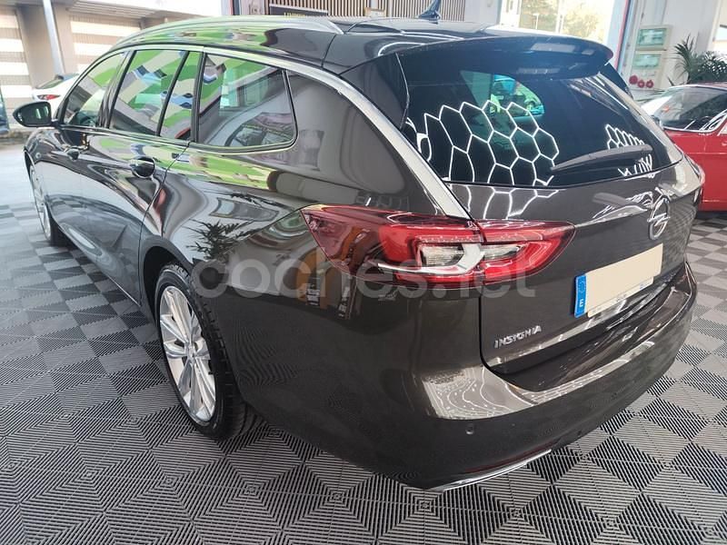 Usado Opel Insignia GS Line 174 CV (127 kW) 2021 Gris / plata Familiar