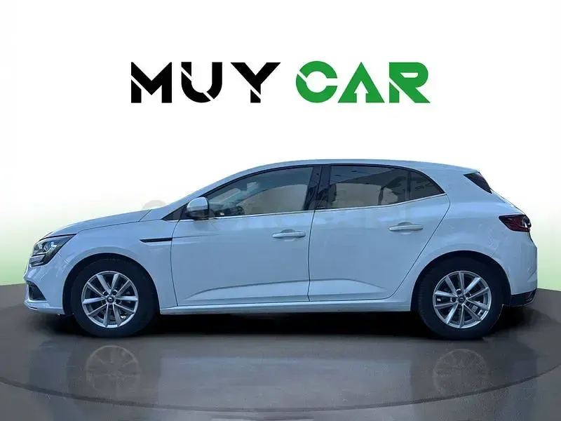 Usado Renault Mégane Life 100 CV (73 kW) 2018 Blanco Berlina