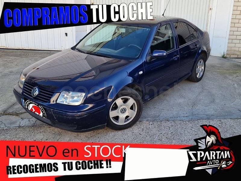 Usado VW Bora Highline 115 CV (84 kW) 2001 Azul Berlina