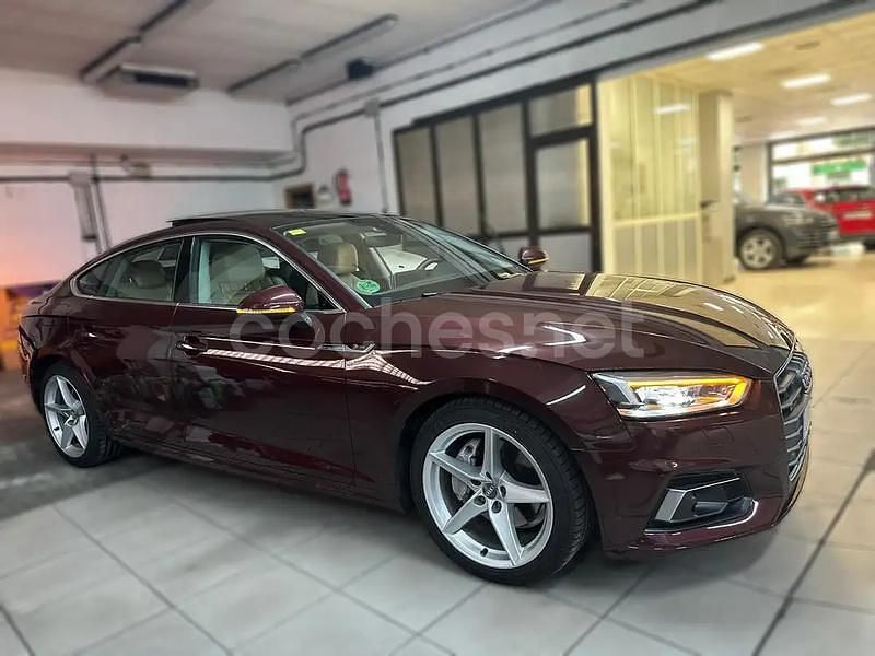 Usado Audi A5 Sportback Ambiente 218 CV (160 kW) 2017 Granate Utilitario