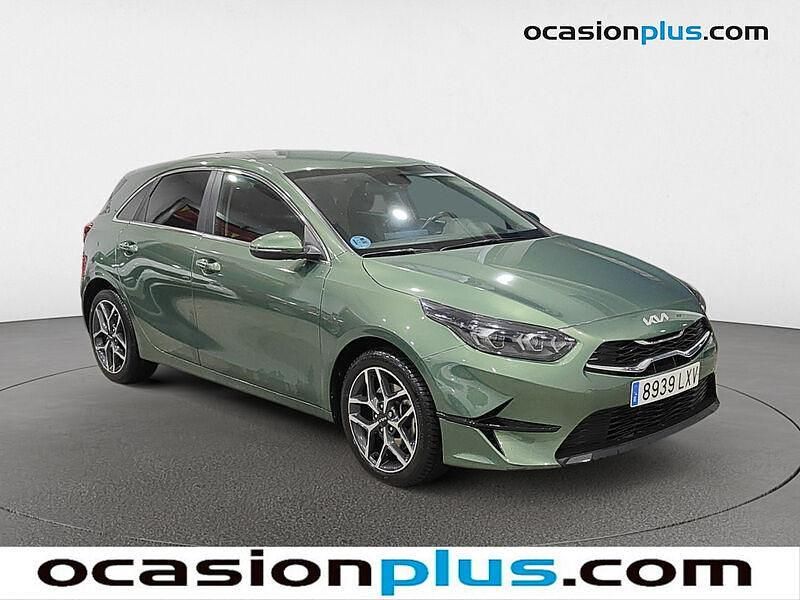 Usado Kia Ceed 120 CV (88 kW) 2022 Verde Utilitario