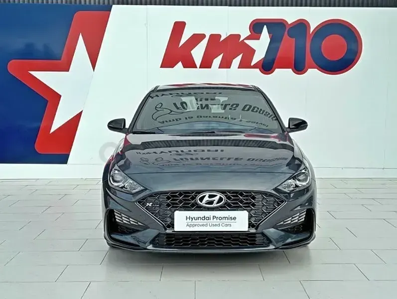 Usado Hyundai i30 N Line 120 CV (88 kW) 2023 Negro Berlina