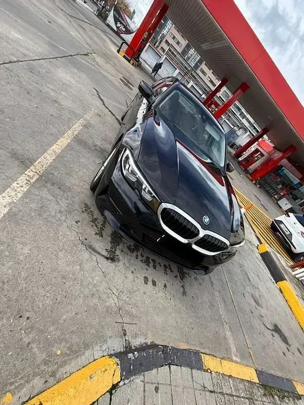 Usado BMW 320e Comfort Edition 204 CV (150 kW) 2021 Negro Berlina