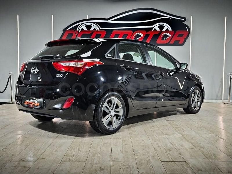 Brugt Hyundai i30 Blackline 110 HK (80 kW) 2015 Sort Sedan