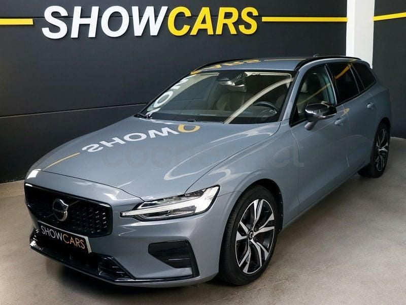 Begagnad Volvo V60 Plus 197 HK (144 kW) 2023 Grå Kombi
