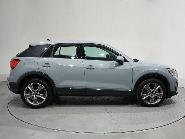 Usado Audi Q2 S-Line 150 CV (110 kW) 2025 Gris SUV