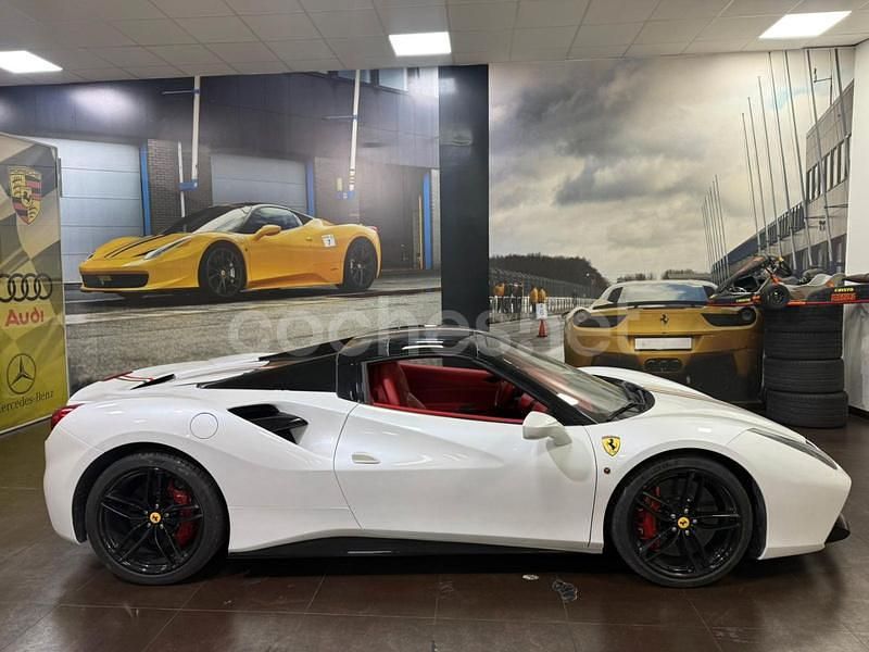 Usado Ferrari 488 670 CV (492 kW) 2016 Blanco Descapotable