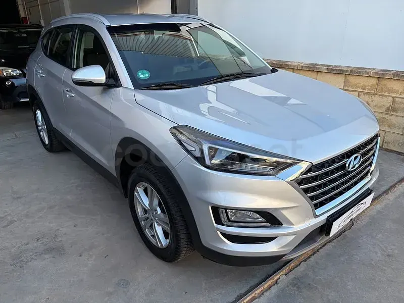 Usado Hyundai Tucson N Line 136 CV (100 kW) 2019 Gris / plata SUV