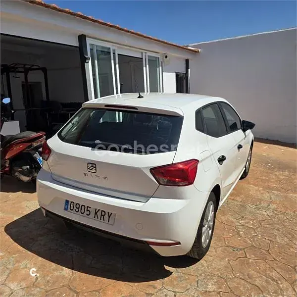 Usado Seat Ibiza Reference 80 CV (58 kW) 2018 Blanco Utilitario