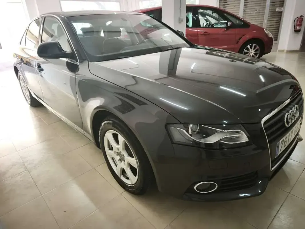 Usado Audi A4 143 CV (105 kW) 2008 Gris Berlina