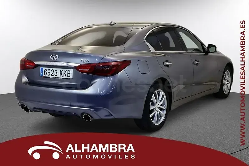 Usado Infiniti Q50 Premium 170 CV (125 kW) 2018 Gris / plata Berlina