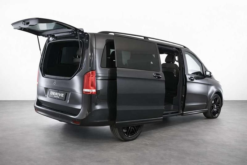 Usado Mercedes V300 239 CV (175 kW) 2023 Negro Monovolumen