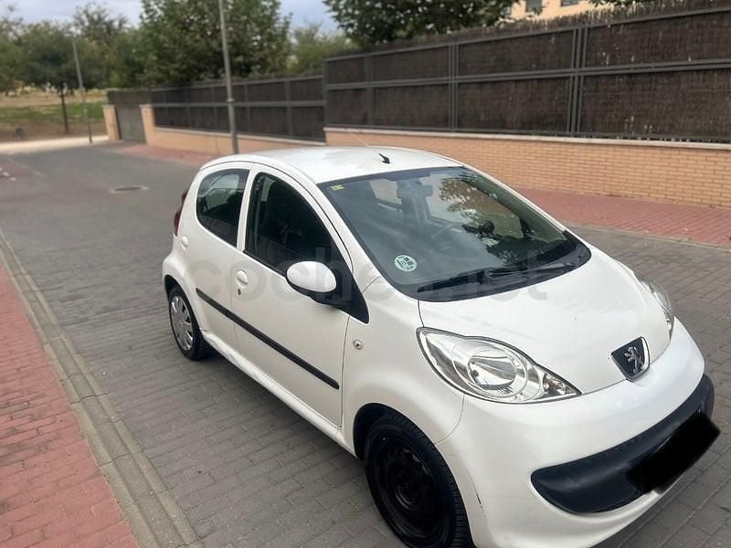 Usado Peugeot 107 54 CV (39 kW) 2007 Blanco Utilitario