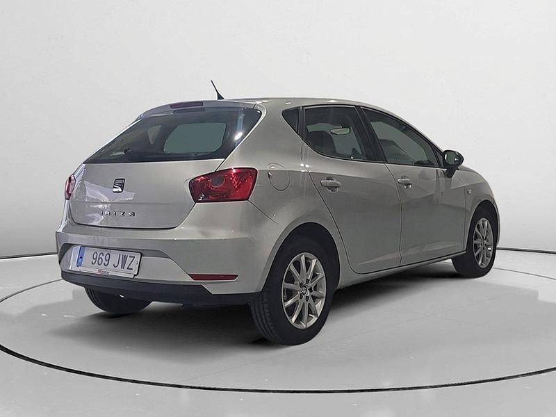 Usado Seat Ibiza Style 106 CV (77 kW) 2016 Blanco Utilitario